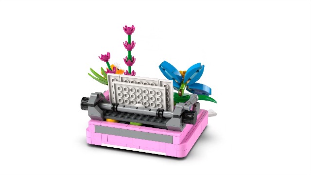 Amazon.com: LEGO Creator 3 in 1 Typewriter with Flowers - Building